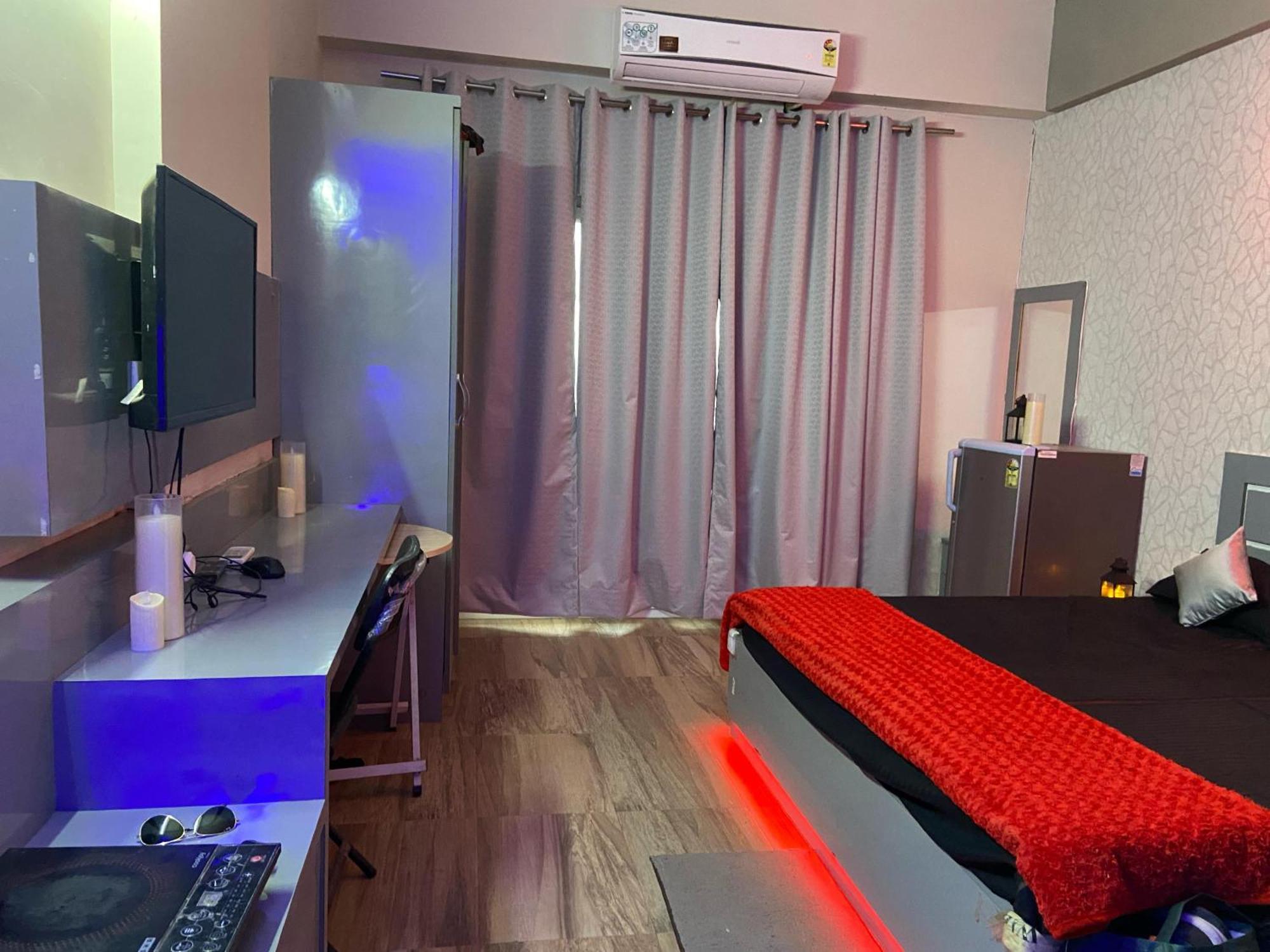 Kinky Dark Rooms Greater Noida Exterior photo