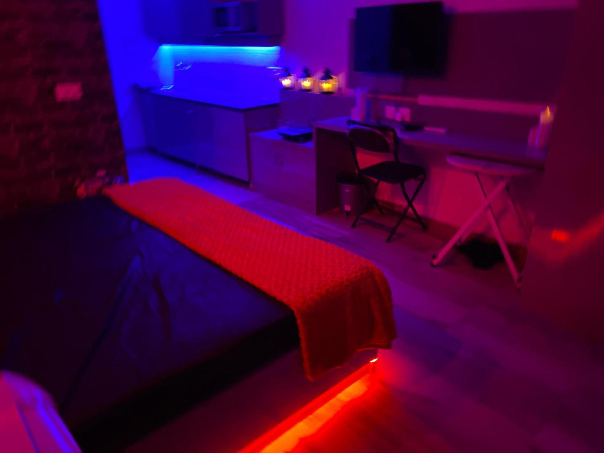 Kinky Dark Rooms Greater Noida Exterior photo